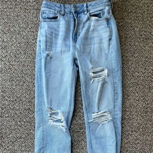 American Eagle Stretch, ripped Jean. Size 2. Light wash.